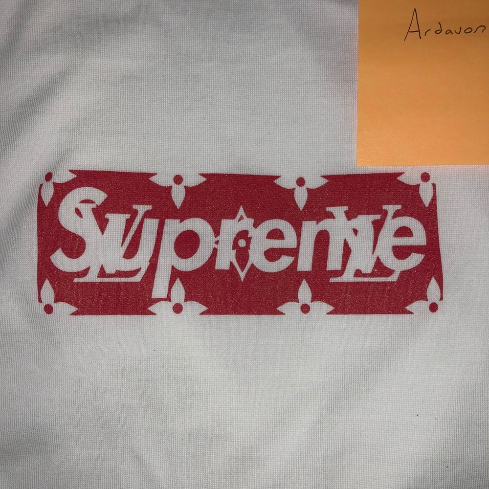 Louis Vuitton x Supreme Box Logo